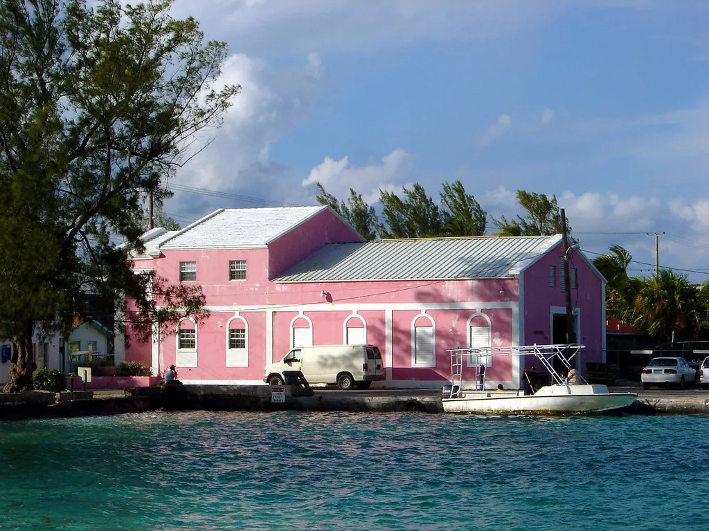Pink harbour building in Bimini